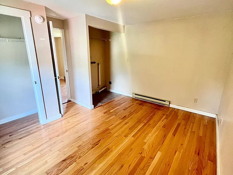 443 Walnut St — Photo 5