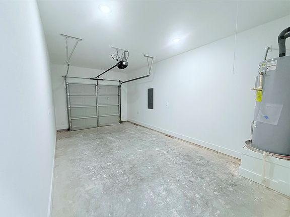 5th image of 602 Fuller St