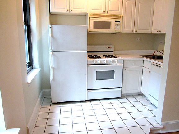 3rd image of 141 E 56th St APT 8B