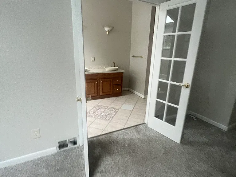 3634 Runnymede Blvd — Photo 50