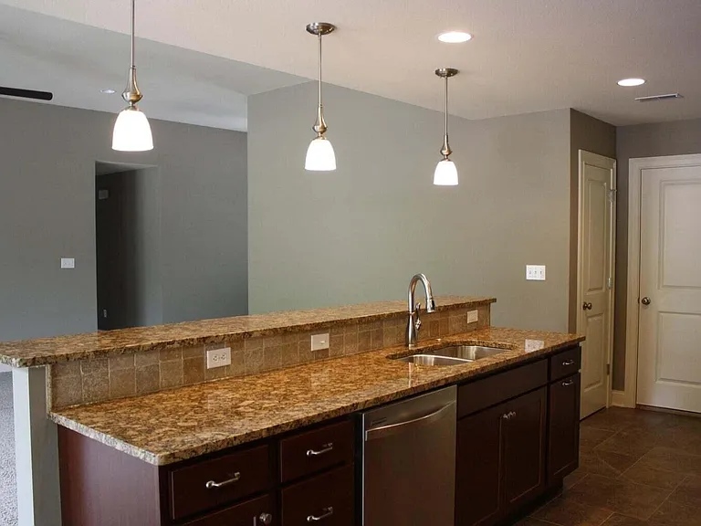 4504 Weybridge Dr — Photo 5