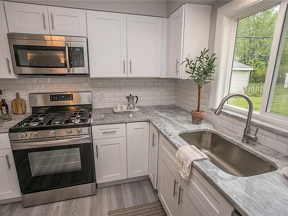 5th image of 4031 W 222nd St