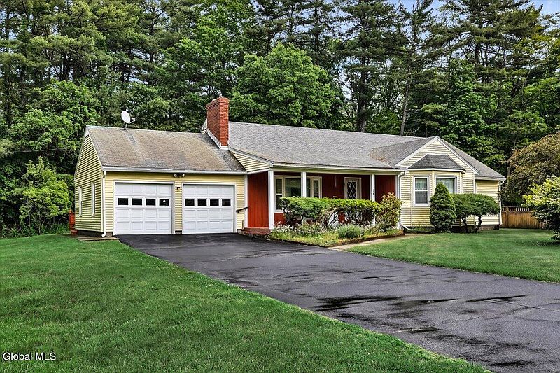 3rd image of 494 Elm Avenue