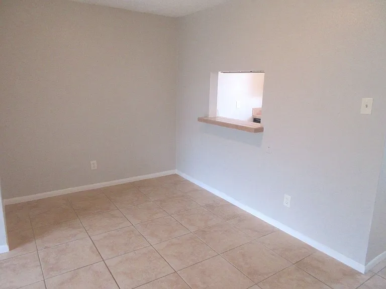 1230 Shadowdale Dr #6 — Photo 5