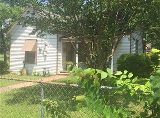 798 3rd St NW, Paris, TX 75460