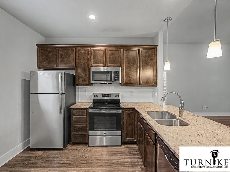 220 Stewart Bend Ct — Photo 6