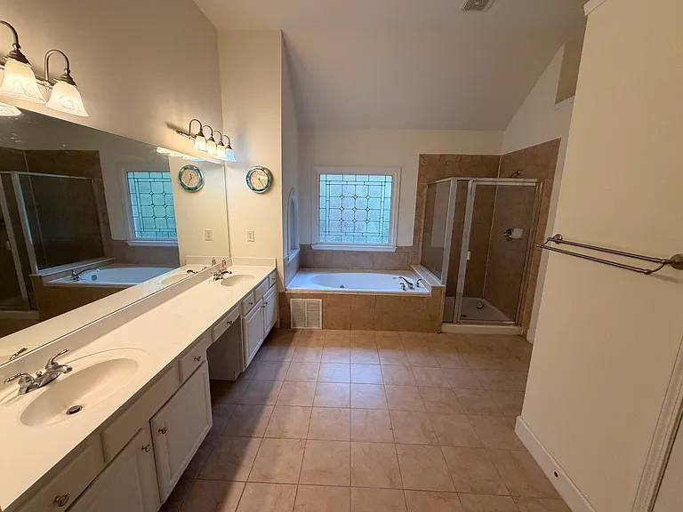 665 Sentry Ridge Xing — Photo 4