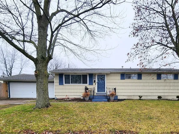 7 Colgate Dr, Depew, NY 14043