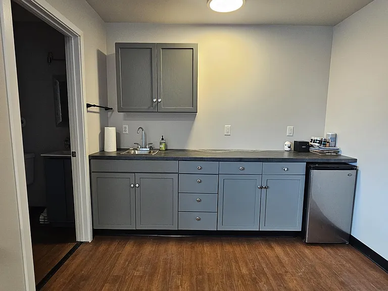 2412 River Rd #F — Photo 8