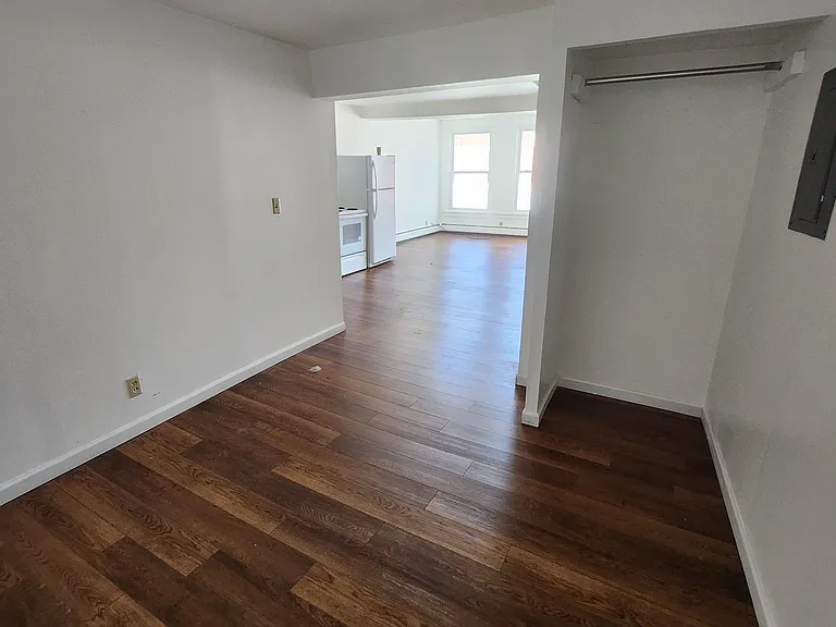192 State St — Photo 7