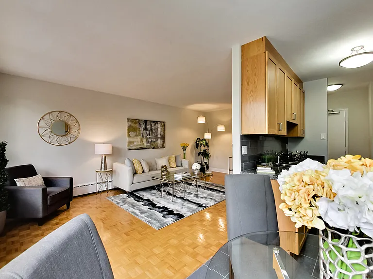 42 Glen Elm Ave #206 — Photo 54