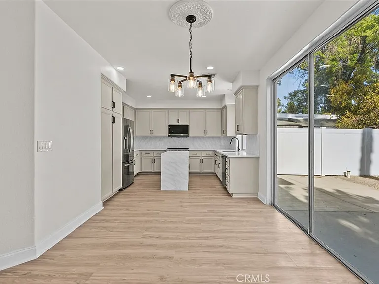 18800 Lull St — Photo 14