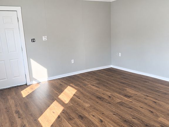 5th image of 10 Main St Unit 2