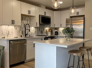 3701 Colonial Dr #14, Modesto, CA 95356