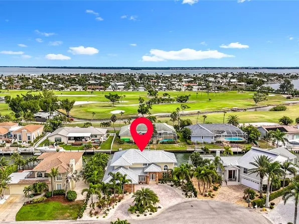 620 N Point Dr, Holmes Beach, FL 34217