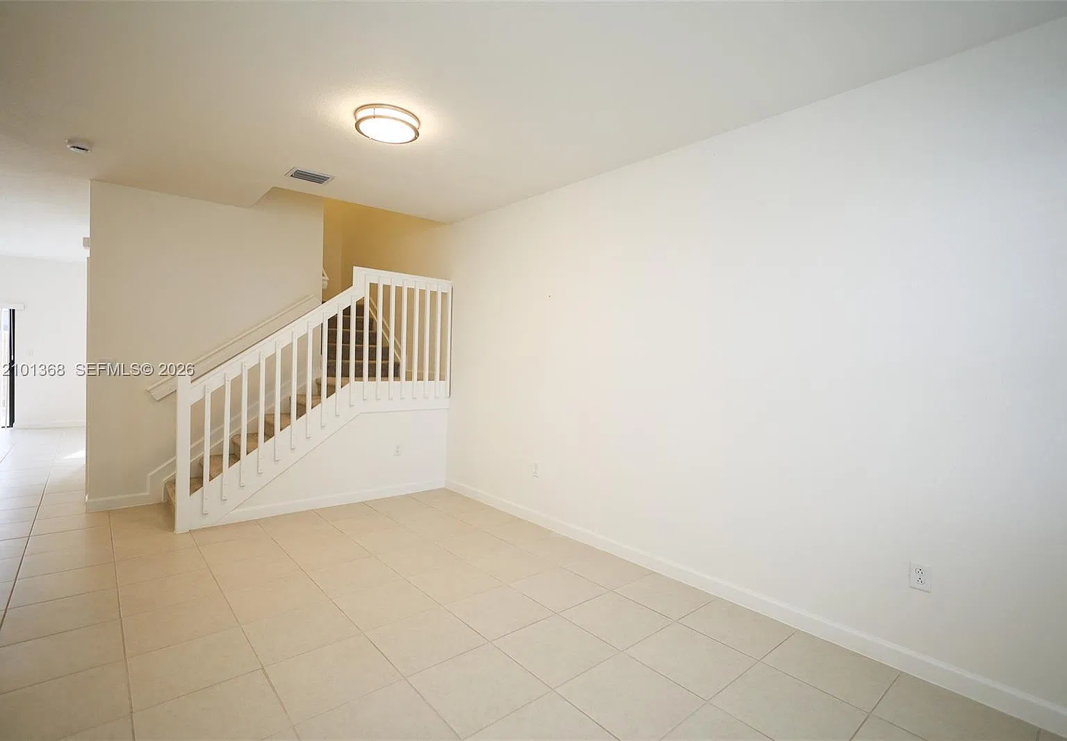 3 bed, 2.5 bath, 1695 sqft, $2,950 — Photo 2