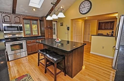 4th image of 2 Briar Dr