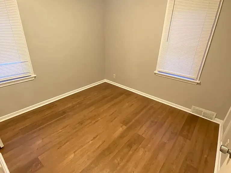 19367 Plainview Ave — Photo 13