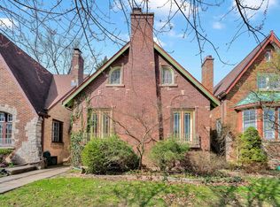 5718 N Sacramento Ave, Chicago, IL 60659