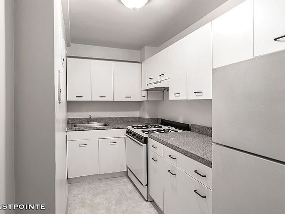 2nd image of 430-432 W 34th St