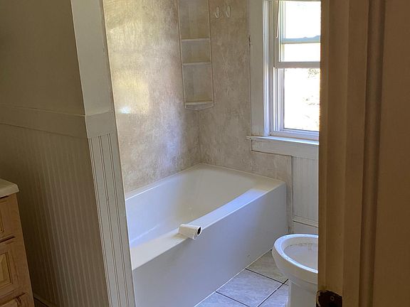 4th image of 1 Knickerbocker Ave APT 2