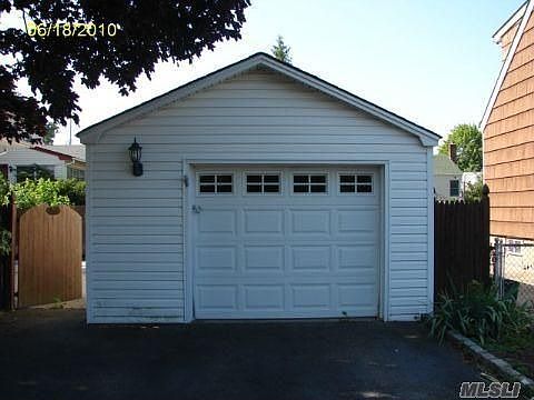 4th image of 2190 Seaford Ave