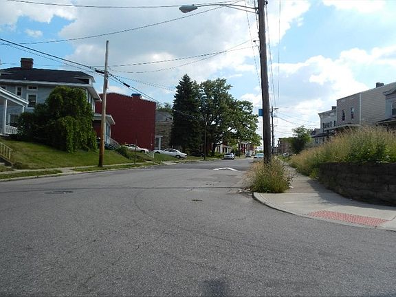 4th image of 1219 Ross Ave