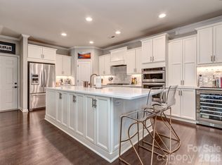 1809 Sunchaser Ln, Charlotte, NC 28210