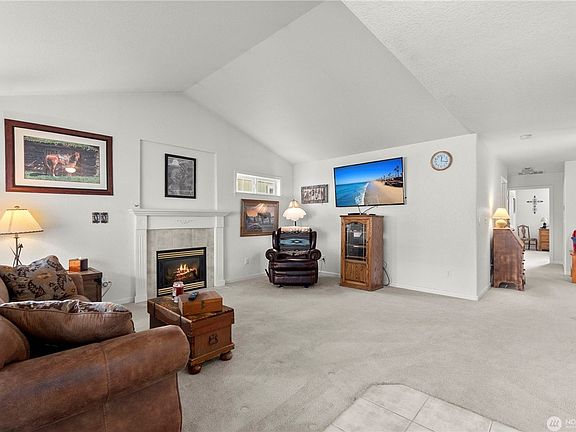 4th image of 15537 104th Pl SE