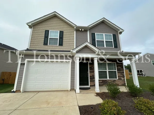231 Carriage Cove Cir, Mocksville, NC 27028