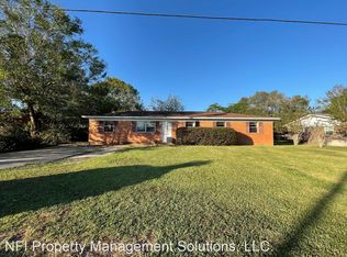 7150 Peninsula Dr, Pensacola, FL 32526