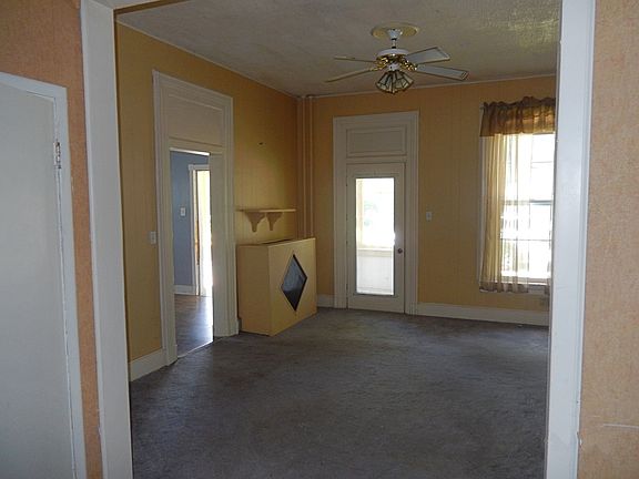 3rd image of 405 W Church St