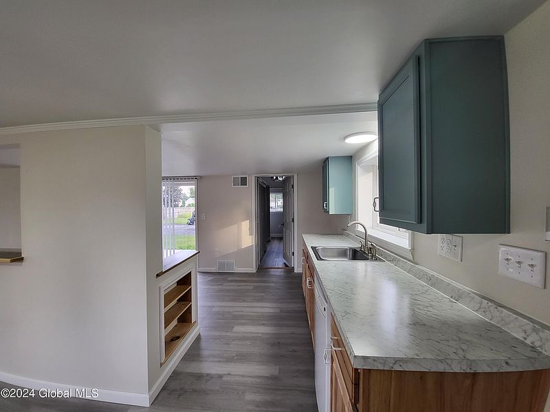 5th image of 24 William Street