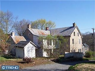 2nd image of 3197 Main St