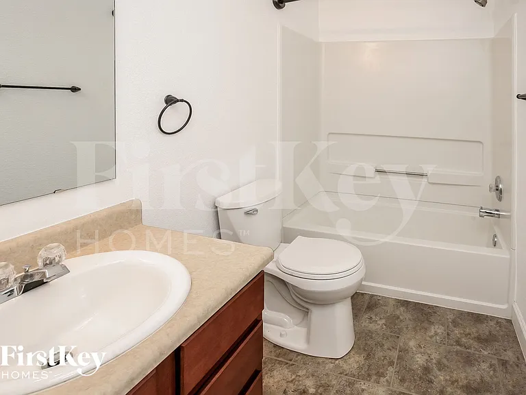 10019 Olympic Cir — Photo 13