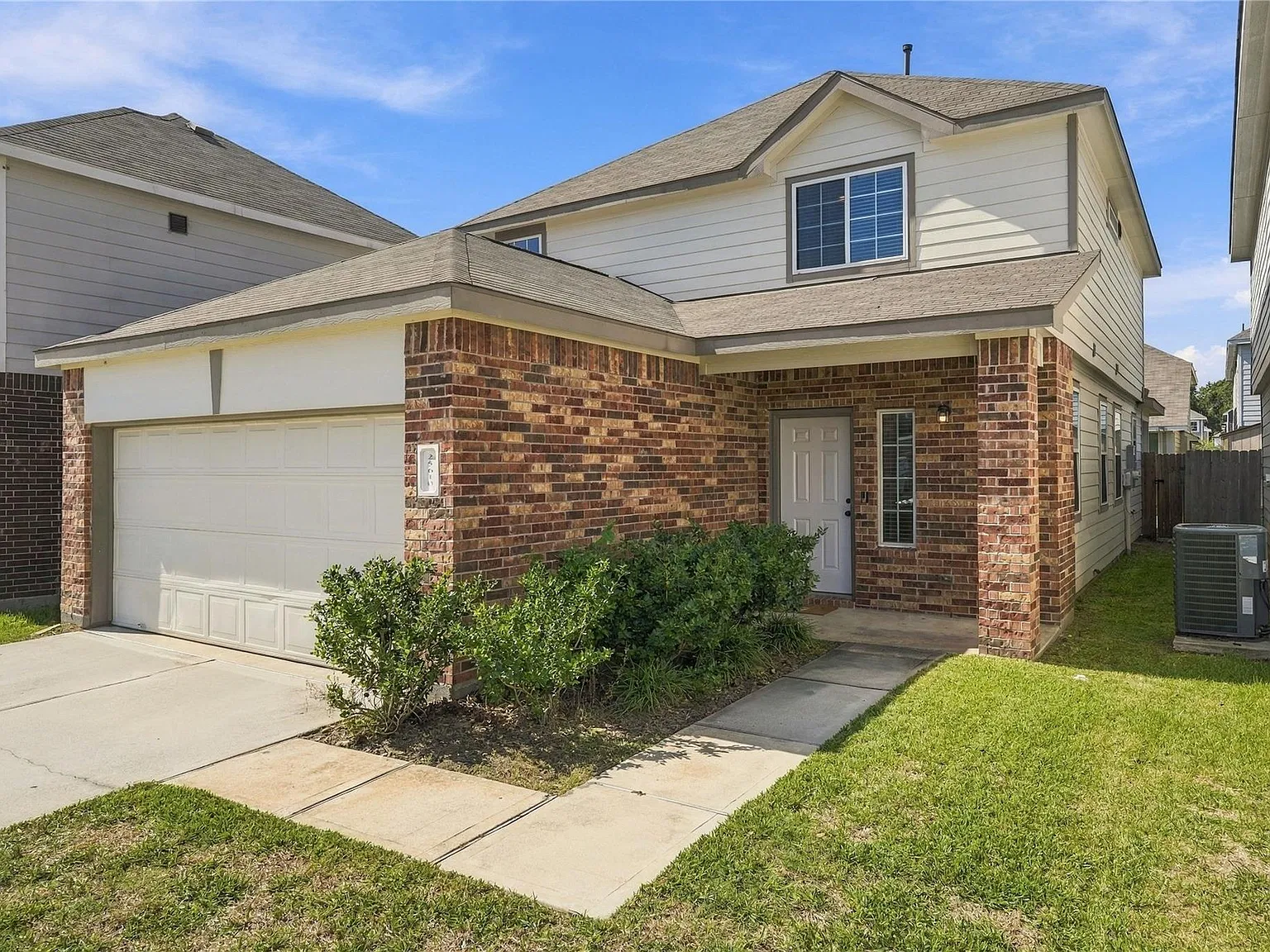 4 bed, 2.5 bath, 2034 sqft, $2,175 — Photo 1