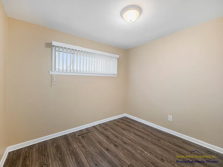 1088 Studebaker Ave — Photo 13