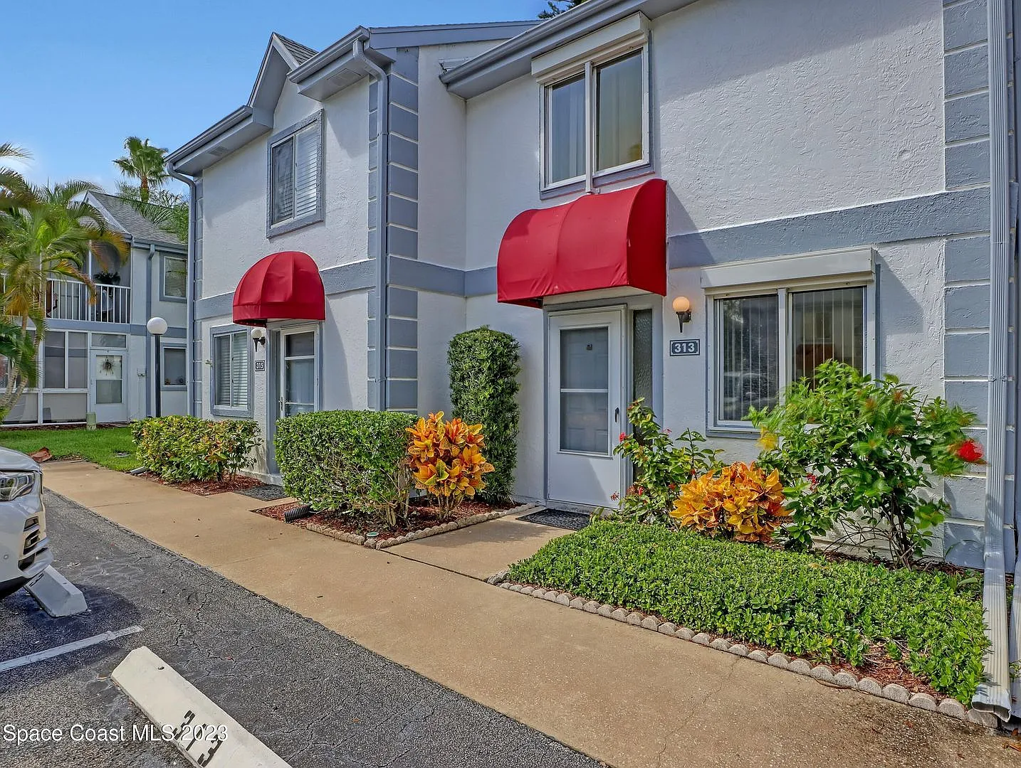 CC Townhome — Photo 2