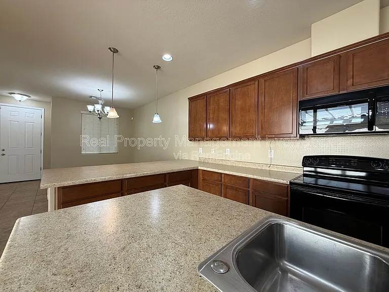 9020 W Nicolet Ave — Photo 8