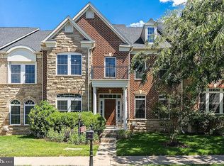 24886 Castleton Dr, Chantilly, VA 20152