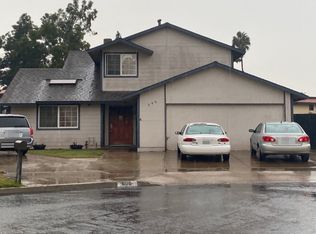 606 S Dennis St, Santa Ana, CA 92704