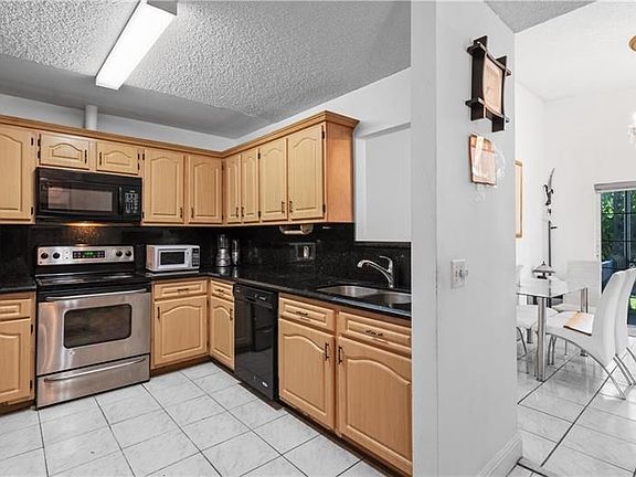 4th image of 3631 NW 110th Ave