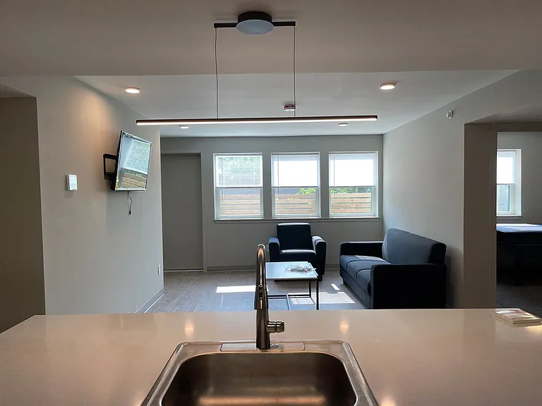 126 College Ave — Photo 6