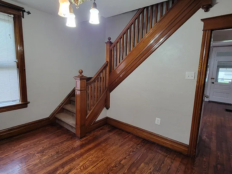 841 York St — Photo 3
