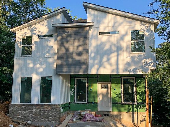 2nd image of 816 N Garland Ave