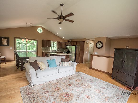 3rd image of 8198 Rockford Pines Dr NE