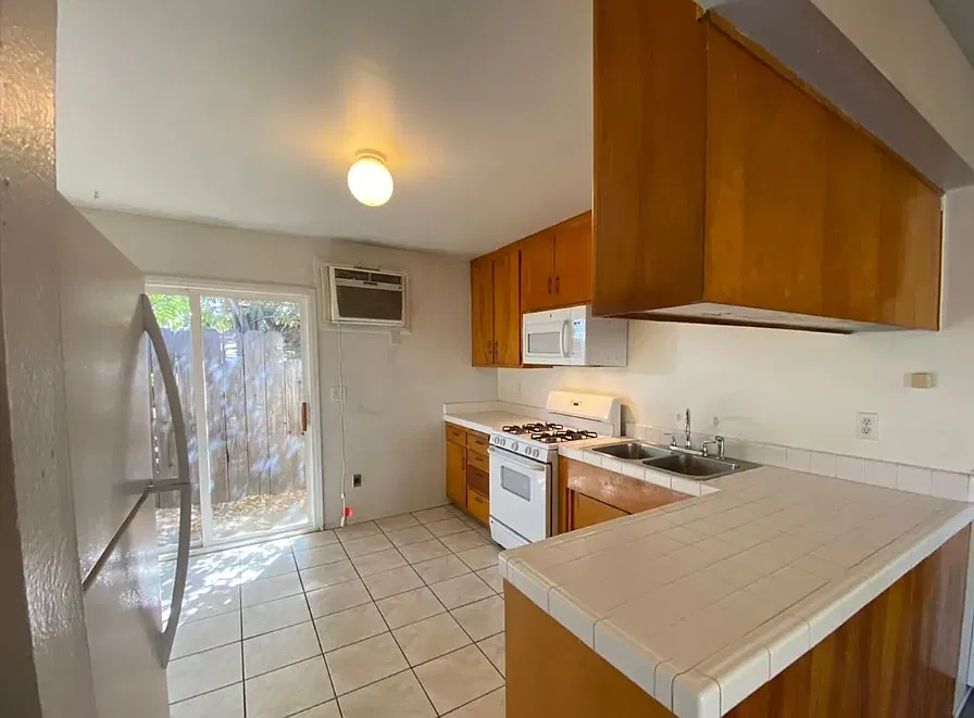 2 bed, 900 sqft, $2,000 — Photo 4