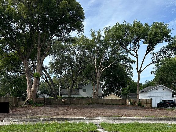 2nd image of 4326 BEVERLY Avenue