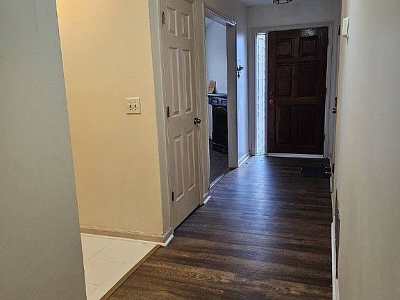 4th image of 1580 Burnstone Dr