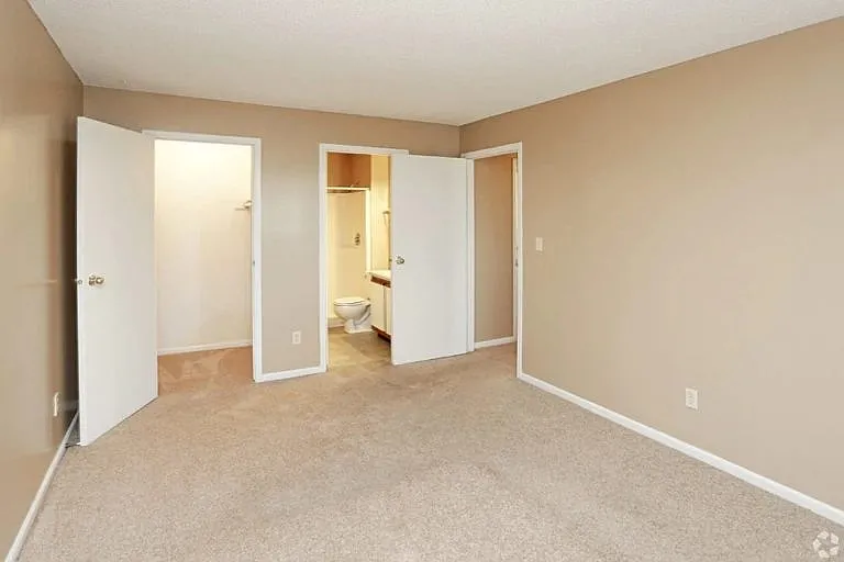 Parkview Apartments — Photo 6